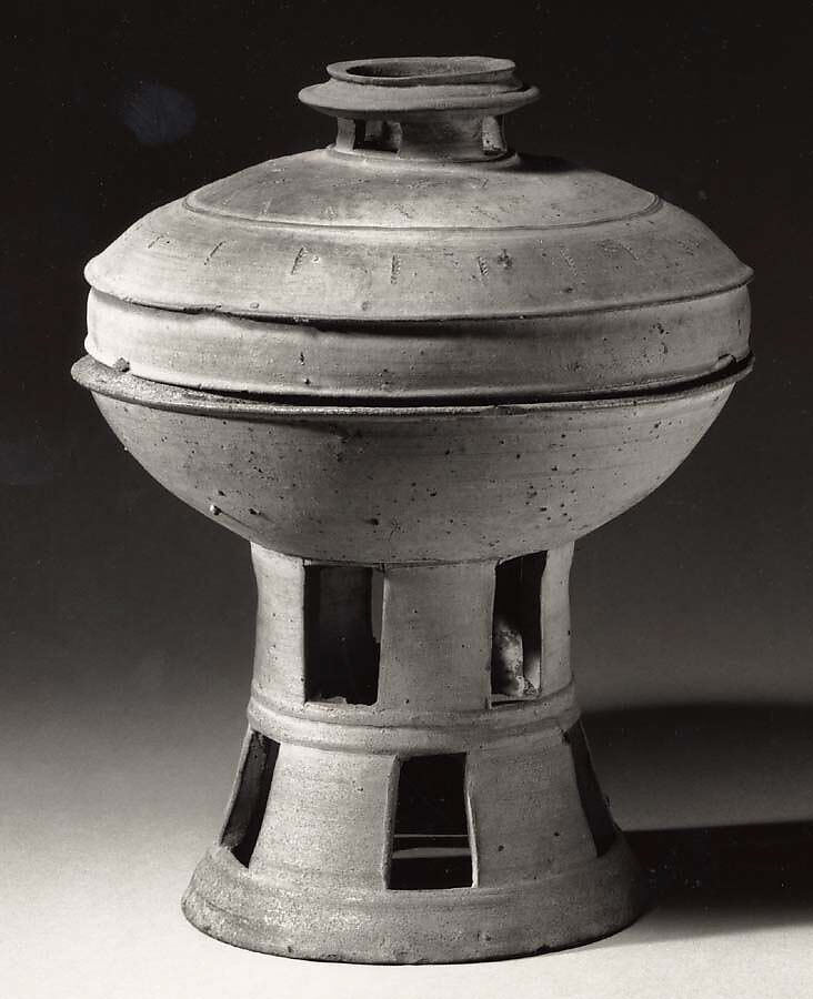 Pedestal dish with cover, Stoneware, Korea