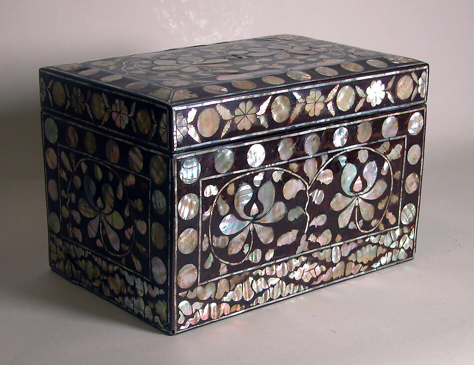 Box decorated with flowers and clouds, Lacquer inlaid with mother-of-pearl, Korea