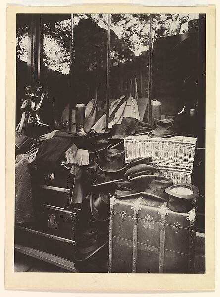 Boutique, Marché aux Halles, Paris, Eugène Atget, Matte gelatin silver print from glass negative