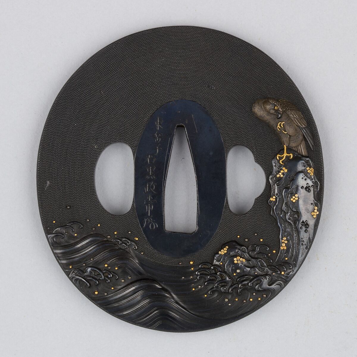 波濤に岩上鷹図大小 Sword Guard (<i>Tsuba</i>), 石黒政常 Ishiguro Masatsune, Copper-gold alloy (<i>shakudō</i>), copper-silver alloy (<i>shibuichi</i>), gold, copper, Japanese