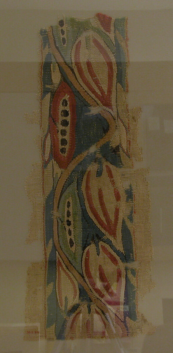 Fragments of a Hanging with a Lotus-Motif Band, Linen, wool