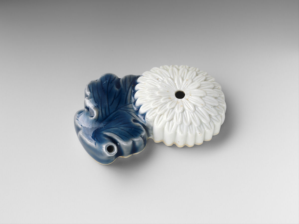 Water Dropper in the Shape of a Chrysanthemum, Molded porcelain with cobalt blue under transparent glaze (Mikawachi ware), Japan