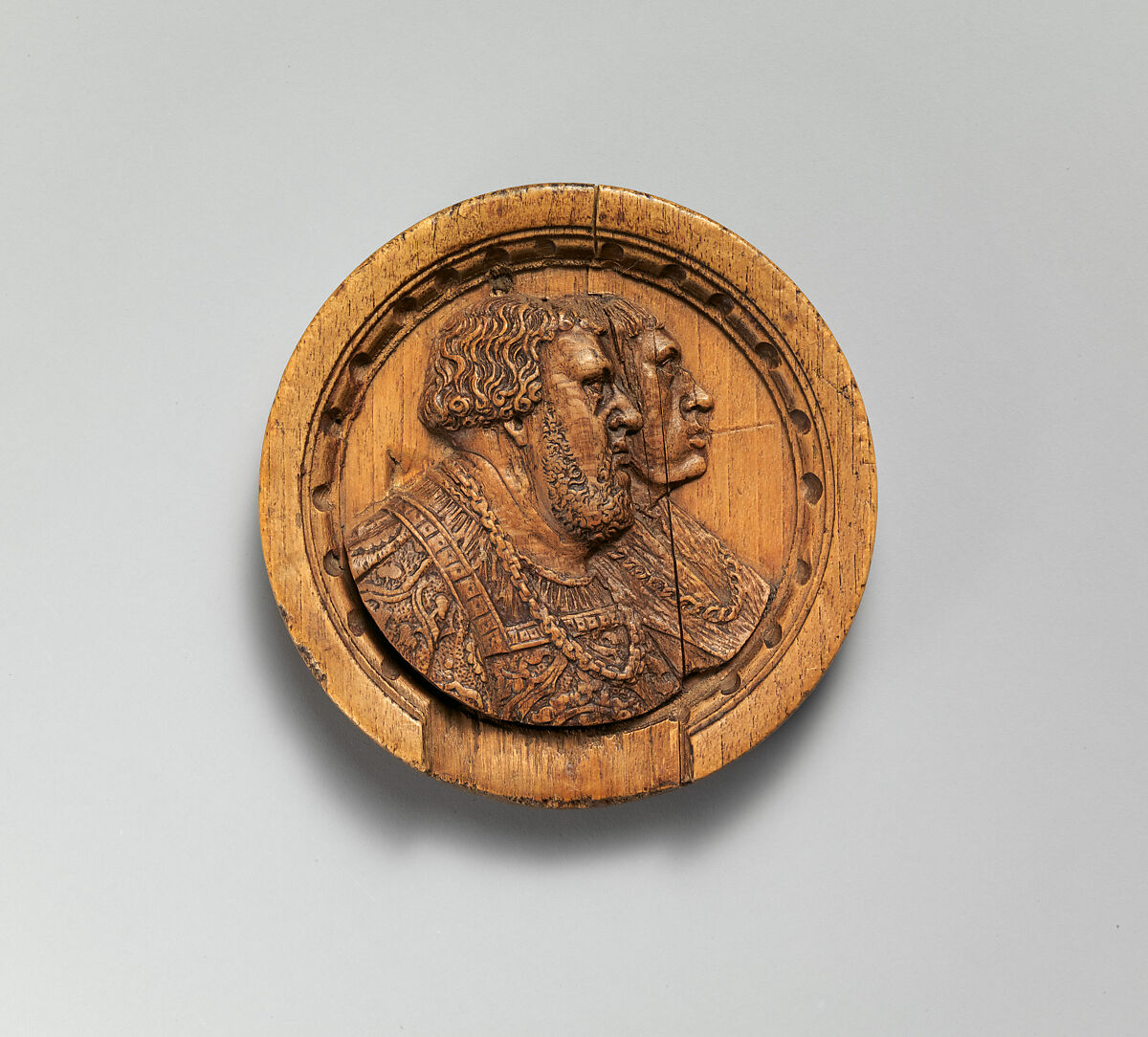 Game piece with two noblemen in profile, Boxwood, walnut