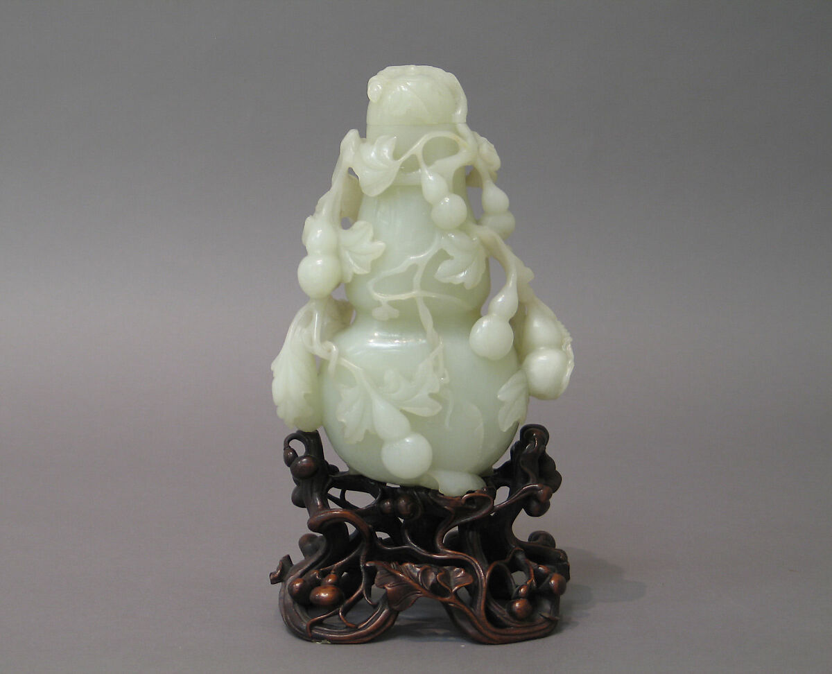 Bottle in the shape of a gourd

, Jade (nephrite), China