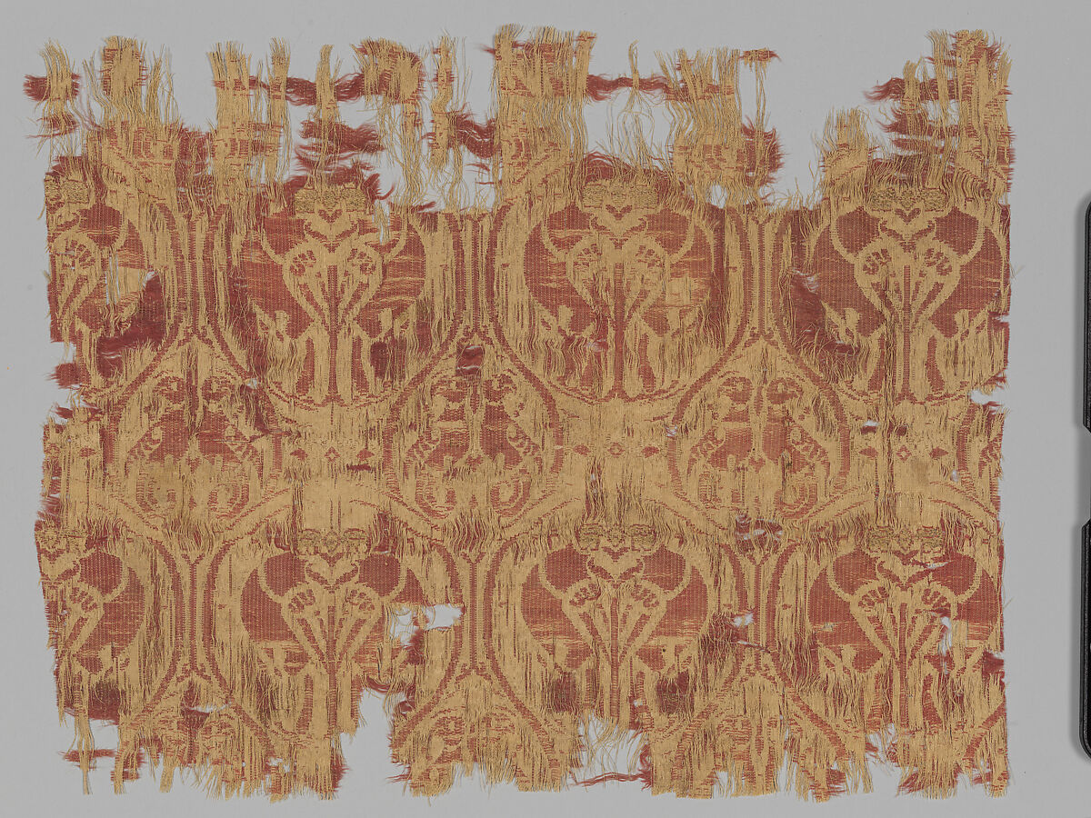 Textile Fragment with Birds, Silk, gilt animal substrate around a silk core; lampas, Spanish