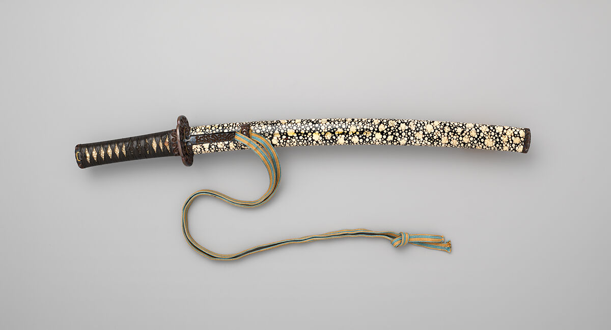 グリ彫金具脇指拵 Blade and Mounting for a Short Sword (<i>Wakizashi</i>), 尾張関 Owari-Seki, Steel, wood, lacquer, ray skin (<i>same</i>), baleen, copper-gold alloy (<i>shakudō</i>), copper (<i>hiirodō</i>), Japanese