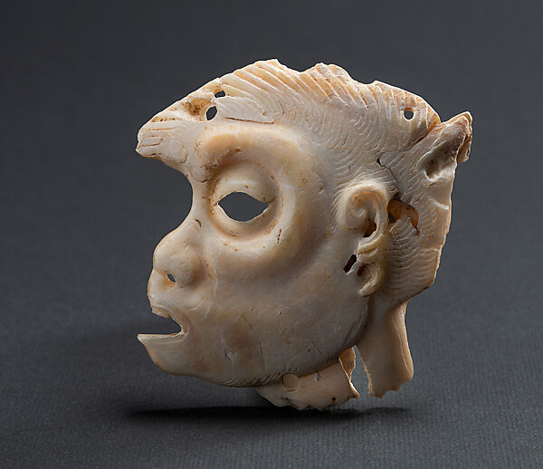 Pendant with monkey head, Shell, Maya