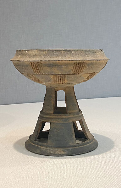 Pedestal dish, Stoneware, Korea