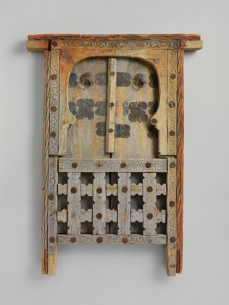 Funey-soo Window Frame, Wood, metal, pigment, Mande blacksmith