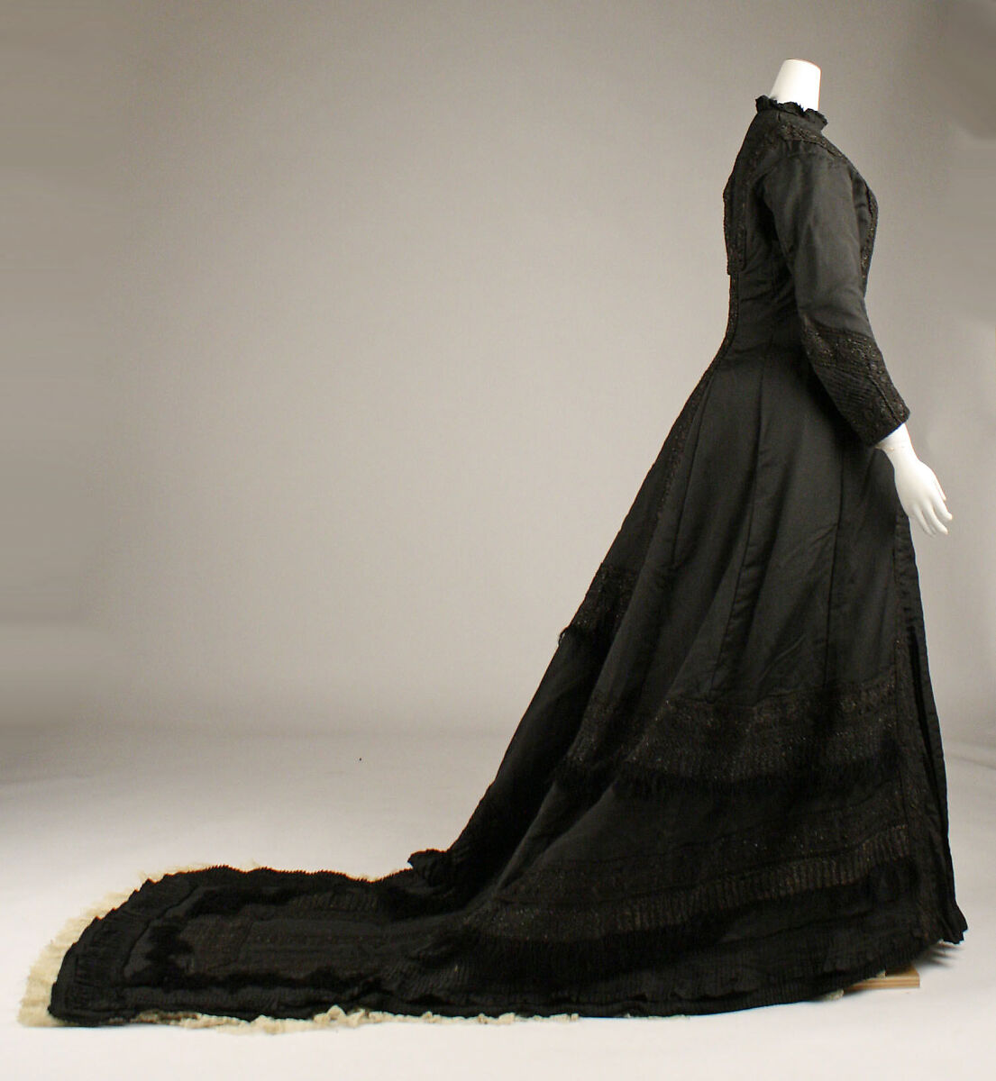 Tea gown, silk, beads, American