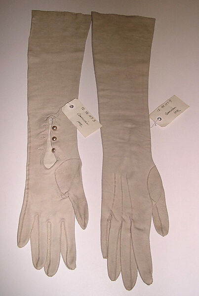 Gloves, Bonwit Teller &amp; Co. (American, founded 1907), Suede, American 