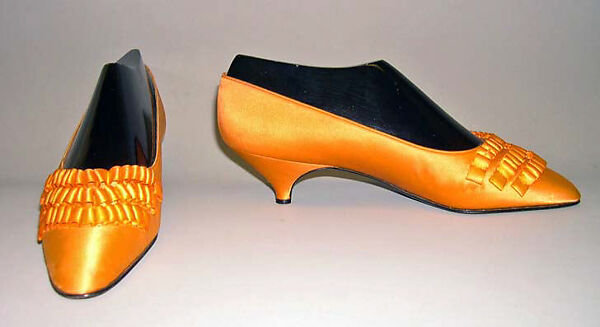 Pumps, Roger Vivier (French, 1913–1998), silk, wood, French 