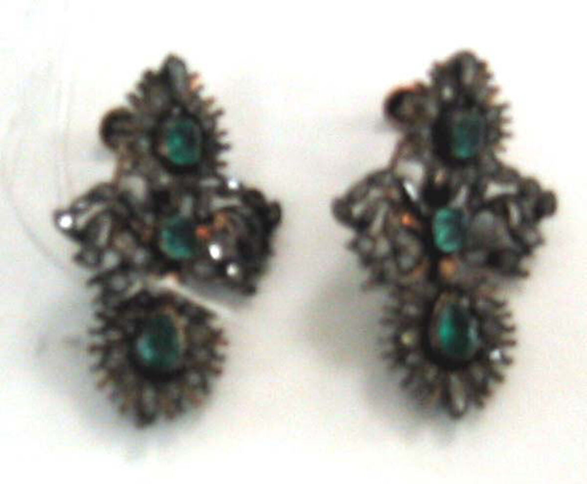 Jewelry set, silver, (stone) diamond, American or European 