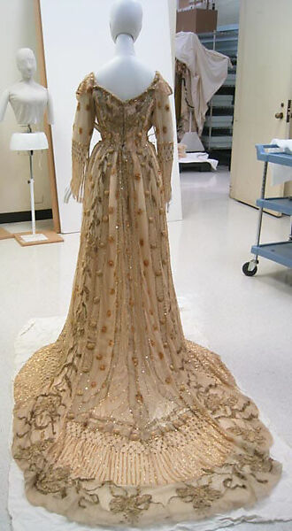 Evening dress, [no medium available], European