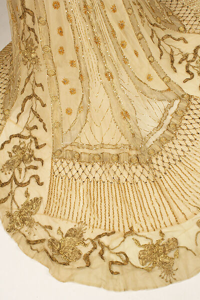 Evening dress, [no medium available], European