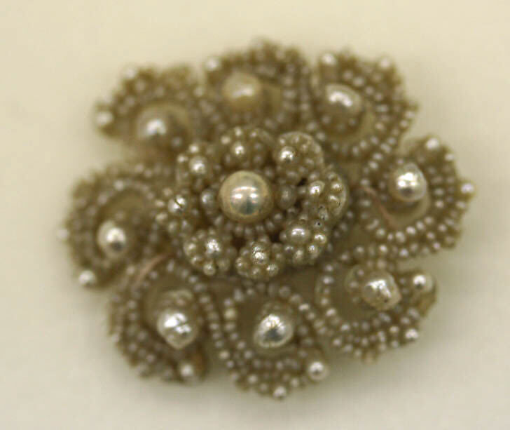 Brooch, gold, pearl, American or European 