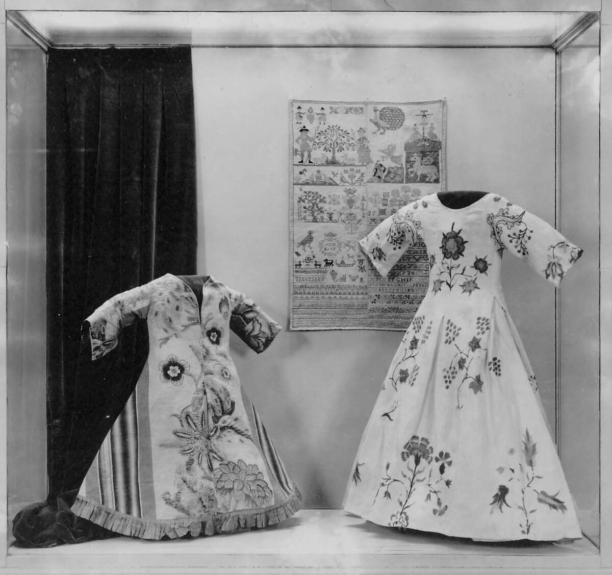 Dress, silk, Spanish