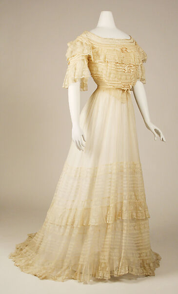 Evening dress, [no medium available], American