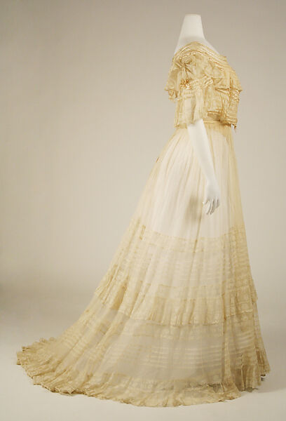 Evening dress, [no medium available], American