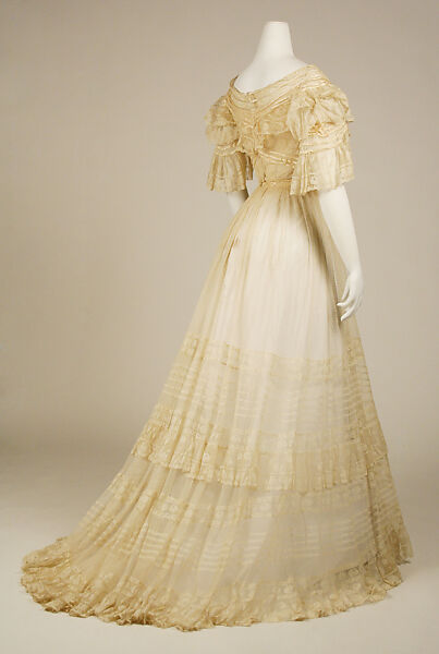 Evening dress, [no medium available], American