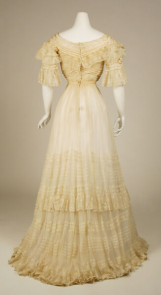 Evening dress, [no medium available], American