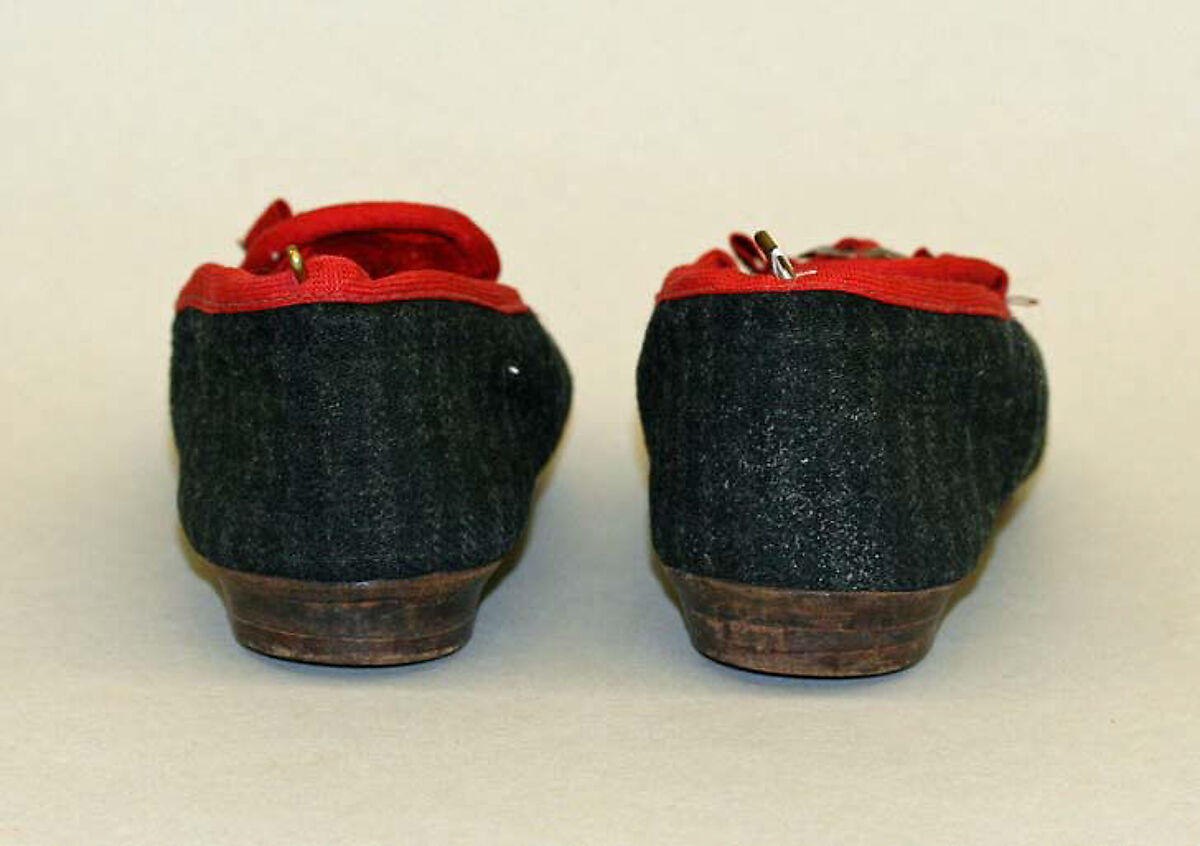 Shoes, wool, metal, silk, British