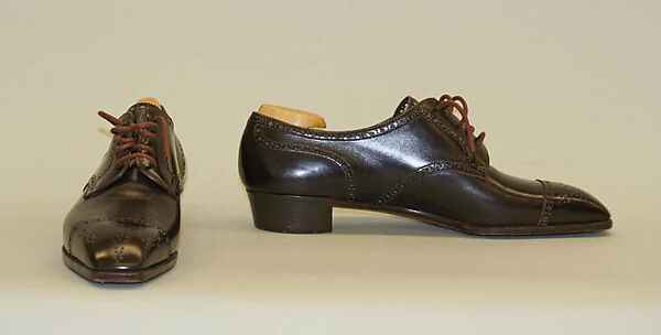 Oxfords, leather, wood, plastic, British 