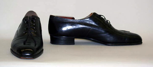 Shoes, leather, British 