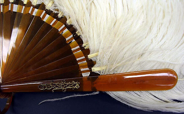 Brisé fan, feathers, plastic, American or European