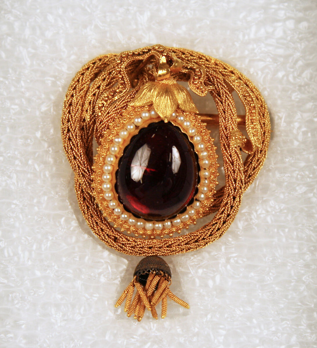 Brooch, gold, garnet, pearl, American or European 