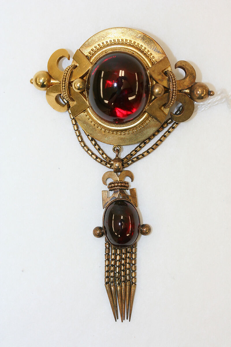 Brooch, gold, garnet, British 