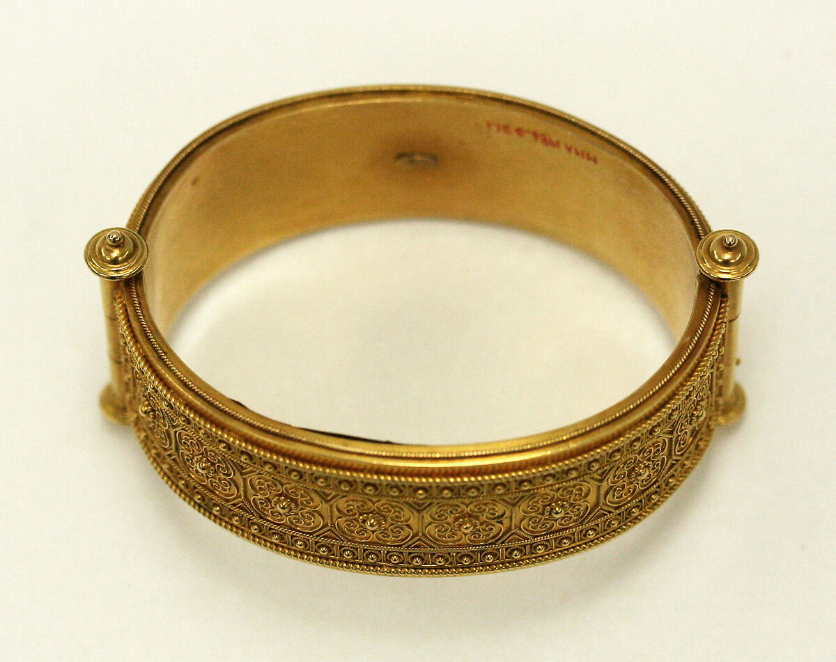 Bracelet, gold, European