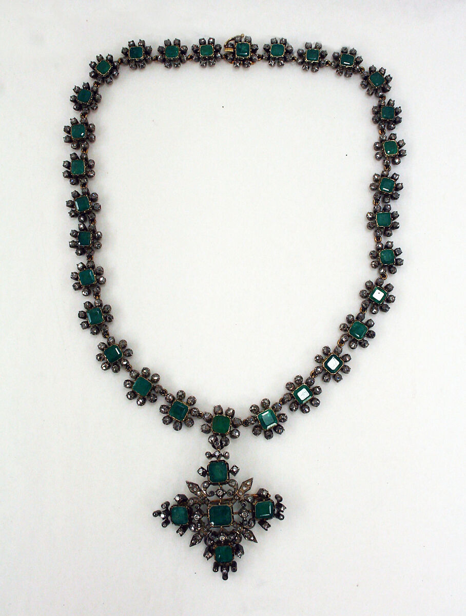 Necklace, gold, emeralds, diamonds, European 