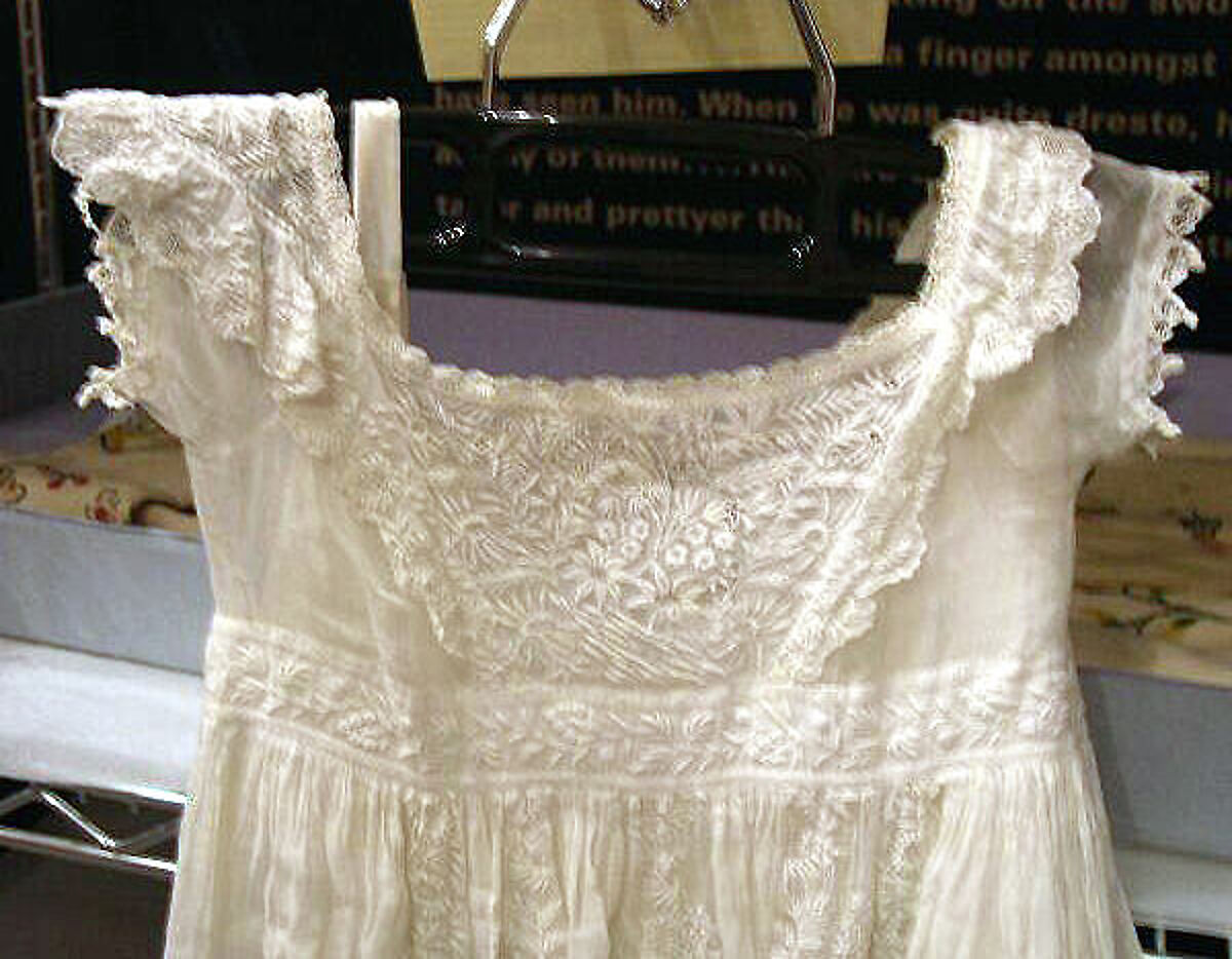 Christening dress, cotton, British