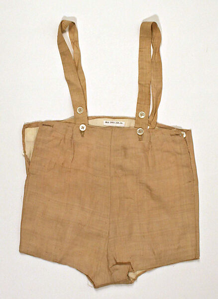 Ensemble, a, b) silk, European