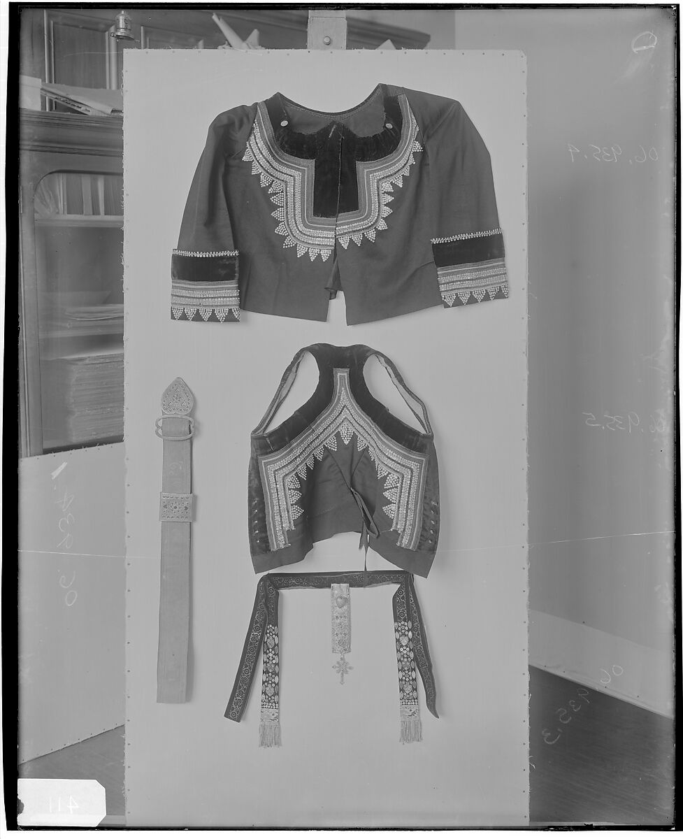 Skirt, wool, wool thread, metal thread, glass beads, French, Brittany