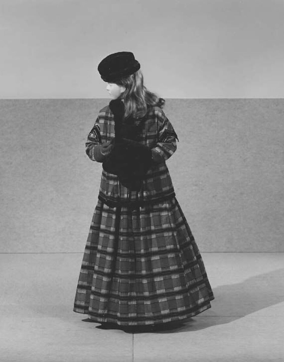 Skating ensemble, wool, fur, steel, American