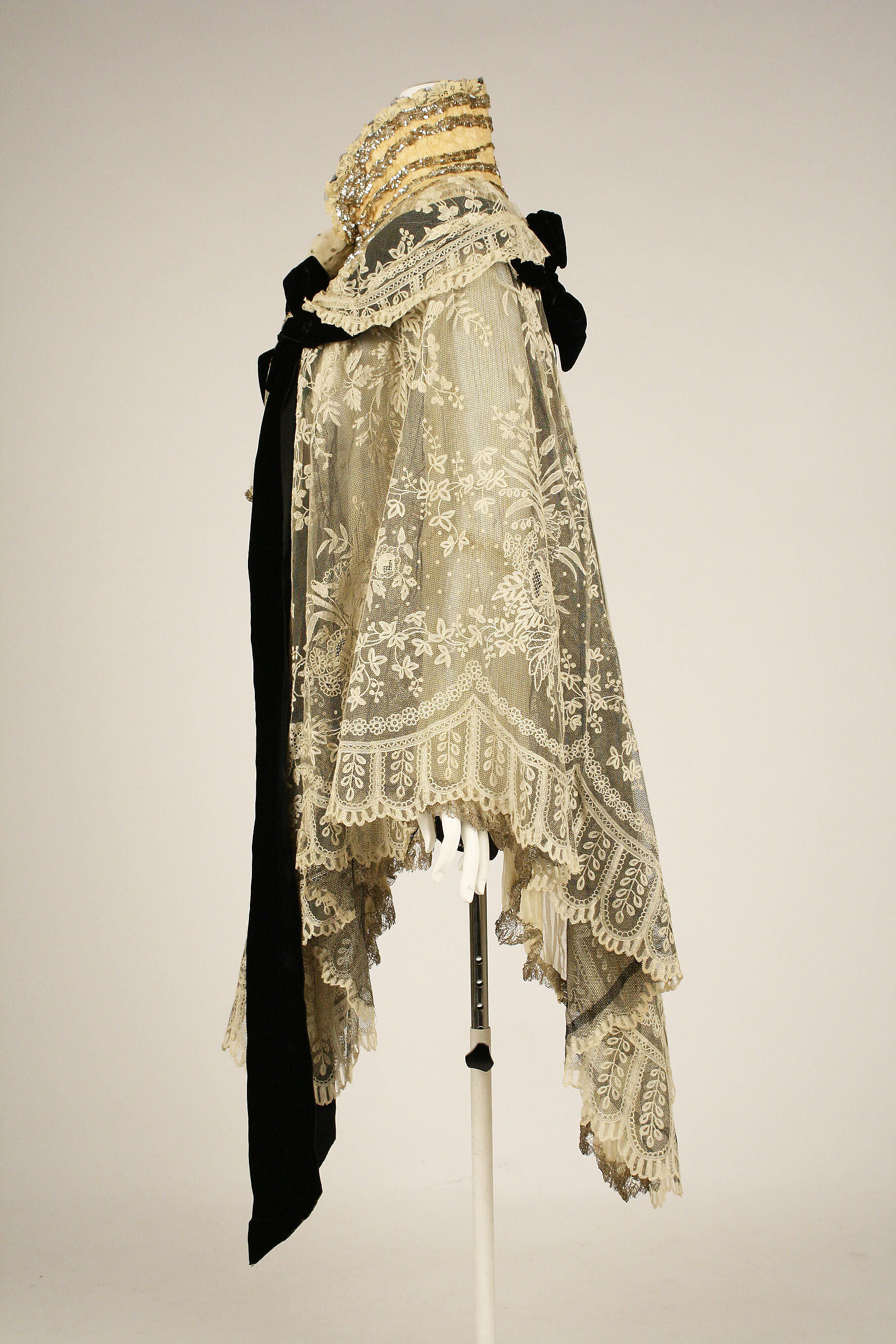 Evening wrap, Madeleine Laferrière (French, 1847–1912), silk, French
