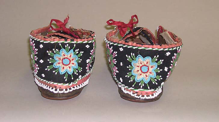 Shoes, Wool, silk, moosehair, Huron