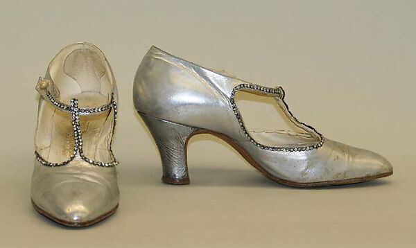 Evening ensemble, Edward Molyneux (French (born England), London 1891–1974 Monte Carlo), silk, glass, leather, French