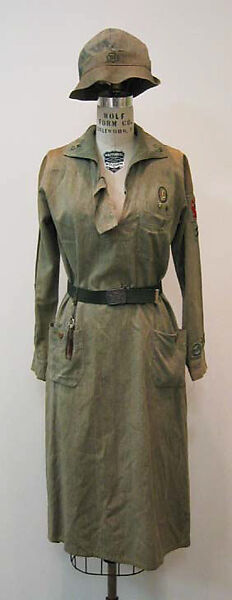 Uniform, a) cotton, silk, metal, plastic; b) cotton; c) cotton, metal; d) wood, metal; e) cotton, American 