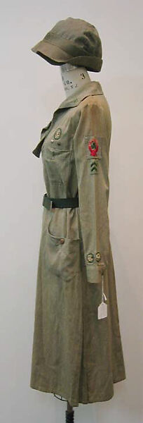 Uniform, a) cotton, silk, metal, plastic; b) cotton; c) cotton, metal; d) wood, metal; e) cotton, American
