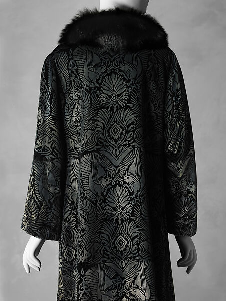 Coat, Maria Monaci Gallenga (Italian, Rome 1880–1944 Umbria), silk, fox fur, Italian