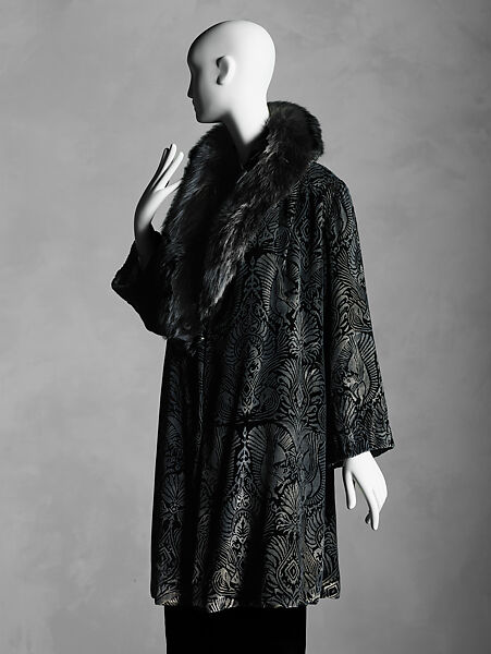 Coat, Maria Monaci Gallenga (Italian, Rome 1880–1944 Umbria), silk, fox fur, Italian 