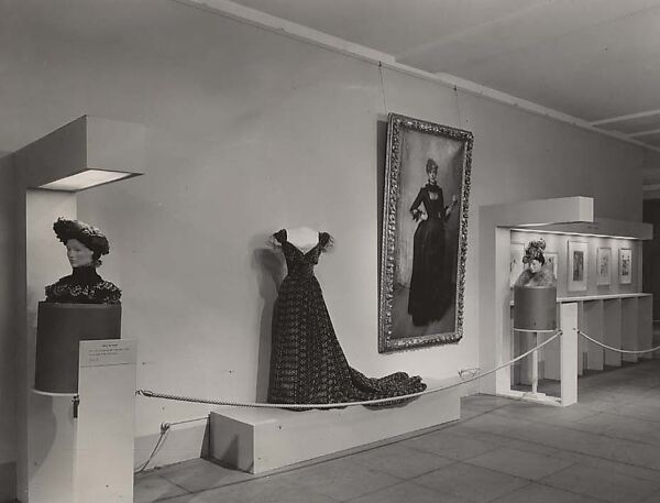 Evening ensemble, (a, b) House of Worth (French, 1858–1956), silk, European