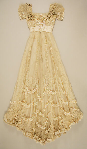 Evening dress, [no medium available], American