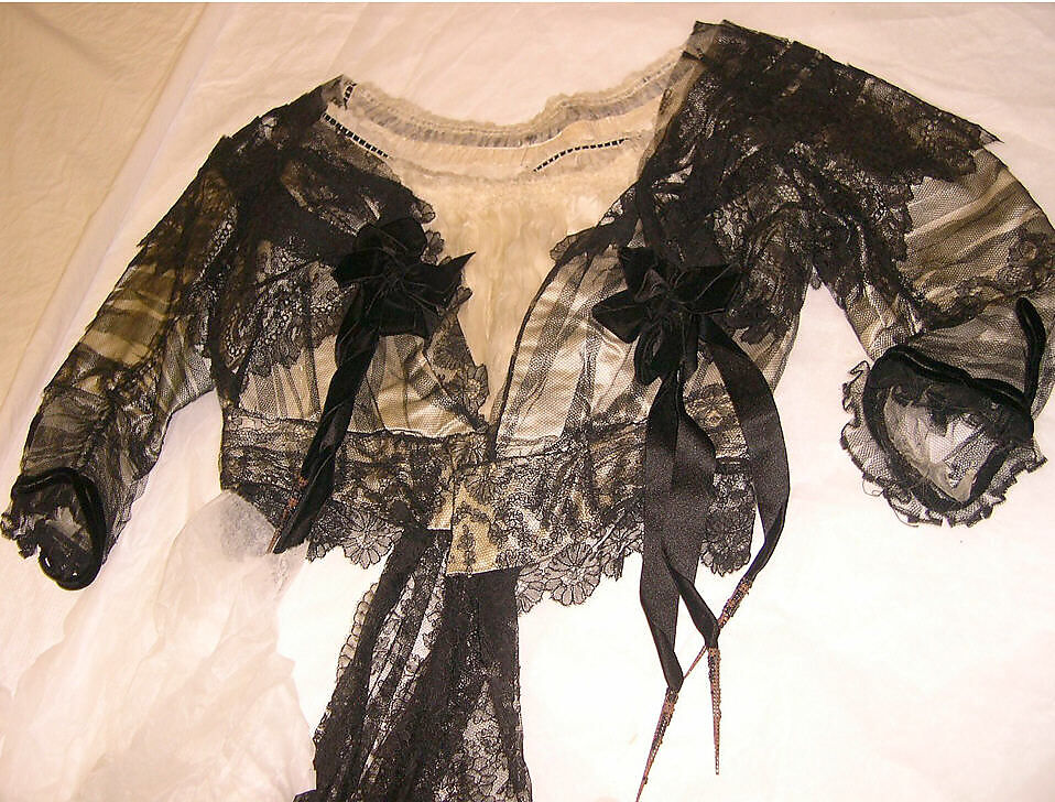 Dinner dress, silk, cotton, metal, British