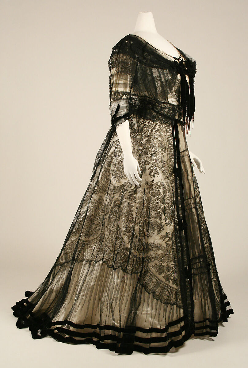 Dinner dress, silk, cotton, metal, British