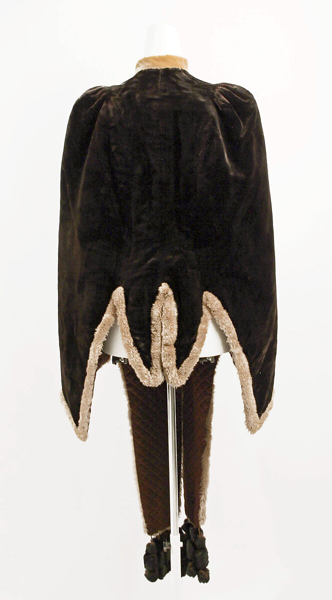 Mantle, cotton, fur, American or European