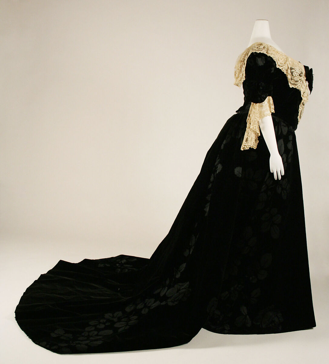 Dress, House of Worth (French, 1858–1956), [no medium available], French